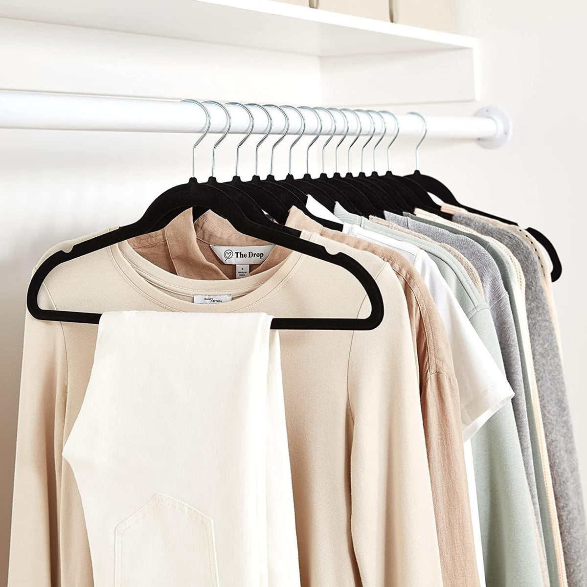 Amazon Basics Slim, Velvet, Non-Slip Clothes Suit Hangers